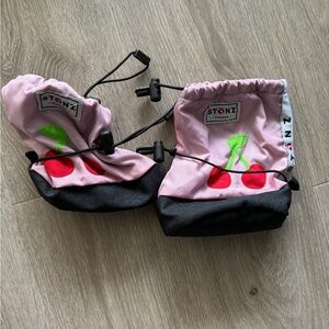 Stonz medium fleece lined water proof booties